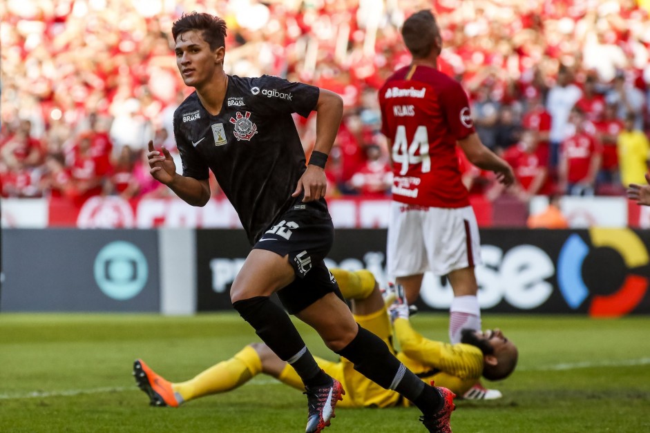 Vital marcou seu nico gol com a camisa do Corinthians h um turno, diante do Internacional