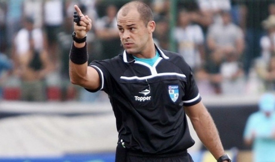 Grazianni Maciel Rocha conduz jogo do Corinthians na noite neste domingo Grazianni Maciel Rocha conduz jogo do Corinthians na noite neste domingo