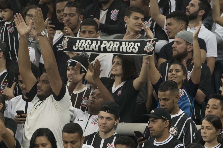 Torcida do Corinthians vem garantindo seus lugares na Arena para o duelo deste sbado