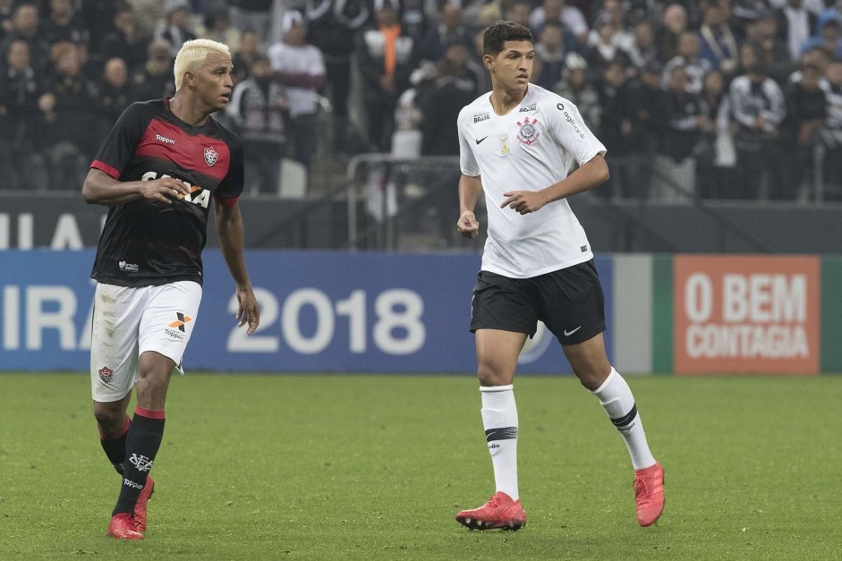 Matias em ação em sua estreia pelo Corinthians, diante do Vitória, pelo Brasileirão Matias em ação em sua estreia pelo Corinthians, diante do Vitória, pelo Brasileirão