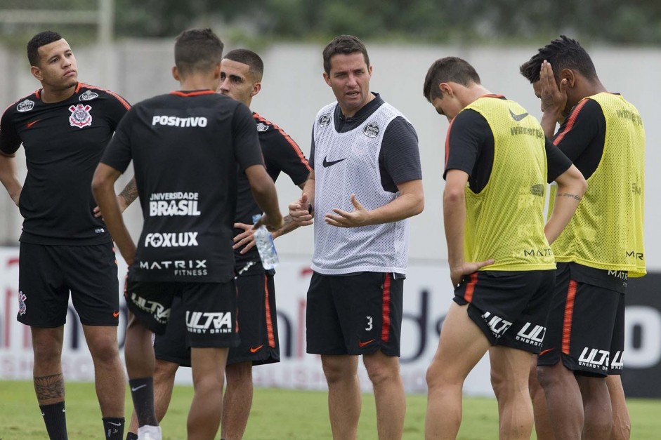 Jogadores fazem último treino no CT antes do duelo contra o Bahia