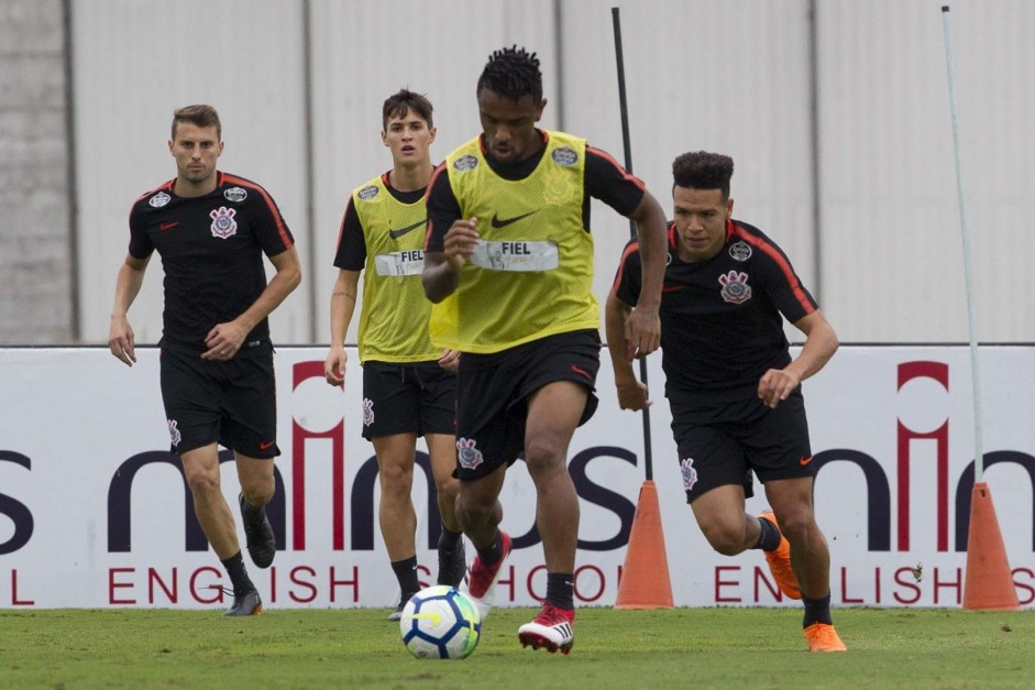 Paulo Roberto durante o treinamento de terça-feira com foco no Bahia, pelo Brasileirão