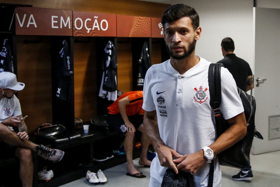 Juninho Capixaba antes do jogo contra o Bahia, no vestiário da Arena Fonte Nova