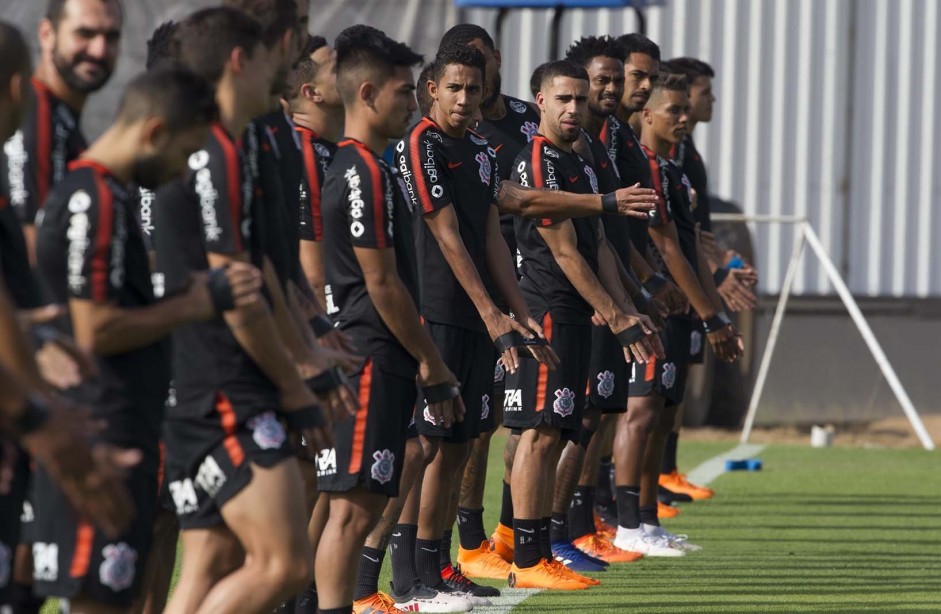 Treinamento ocorreu nesta manhã no CT Joaquim Grava por conta do jogo da Seleção, pela Copa