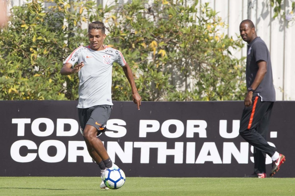 Pedrinho no treino desta segunda