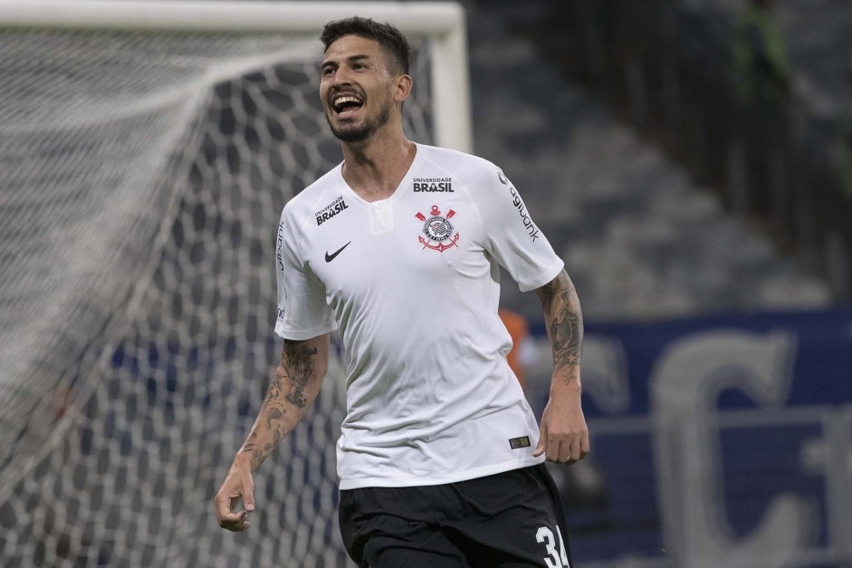 Pedro Henrique marca contra o Cruzeiro o segundo gol do Timão