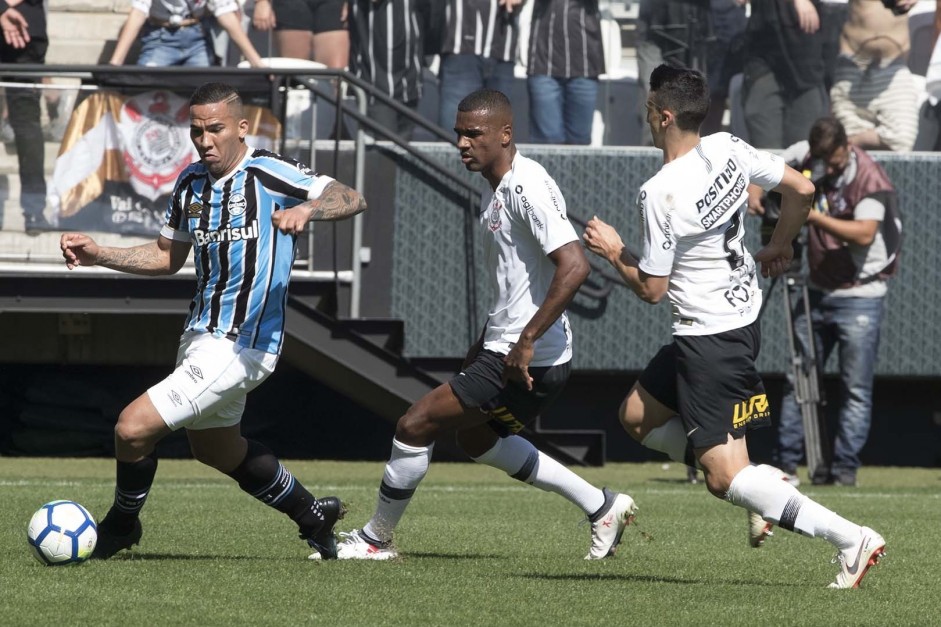 Marllon fez sua primeira partida com a camisa do Corinthians diante do Grmio, na Arena