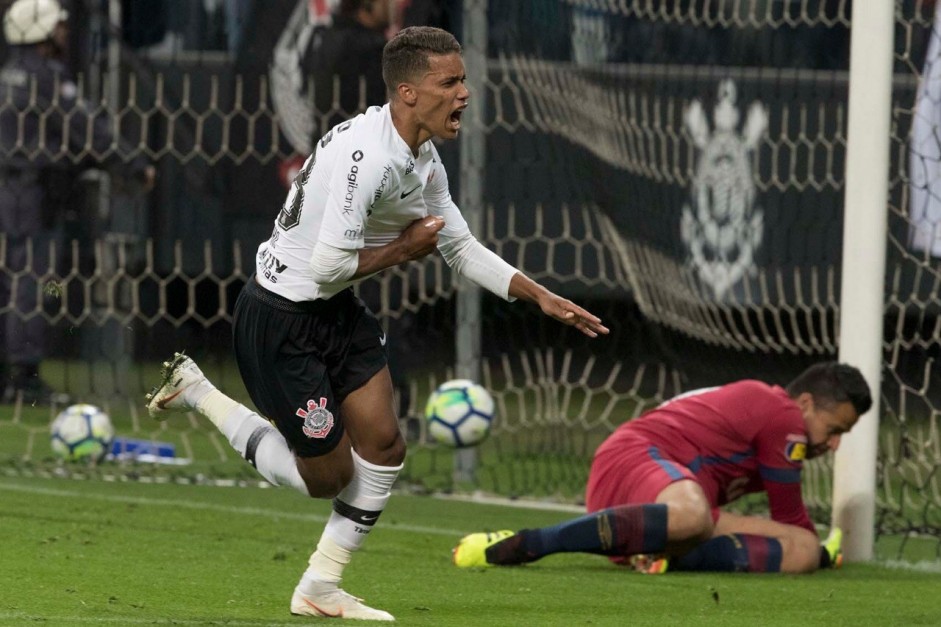 Pedrinho durante jogo amistoso contra o Cruzeiro, na Arena Corinthians