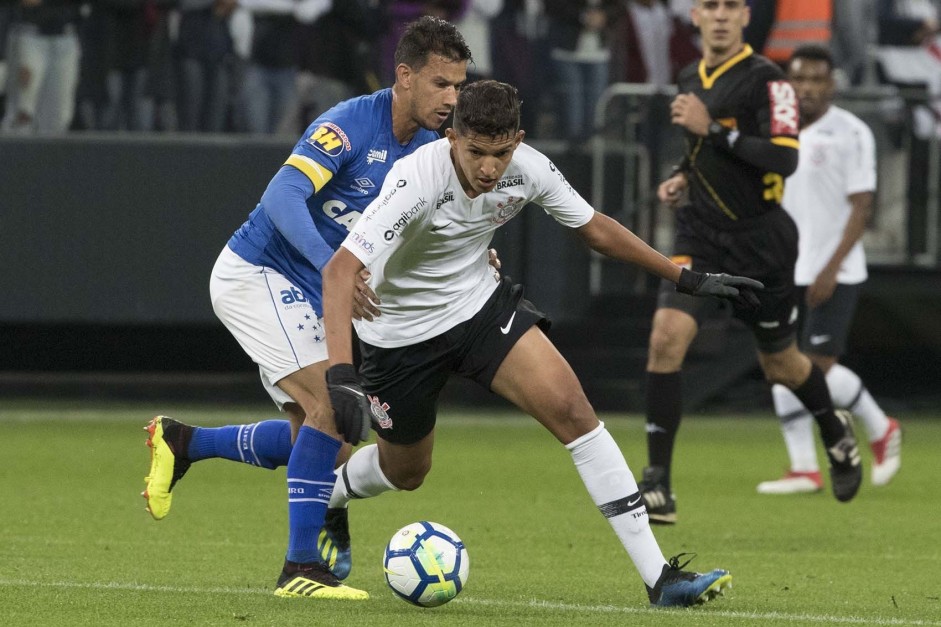 Matheus Matias no jogo contra o Cruzeiro, na Arena Corinthians