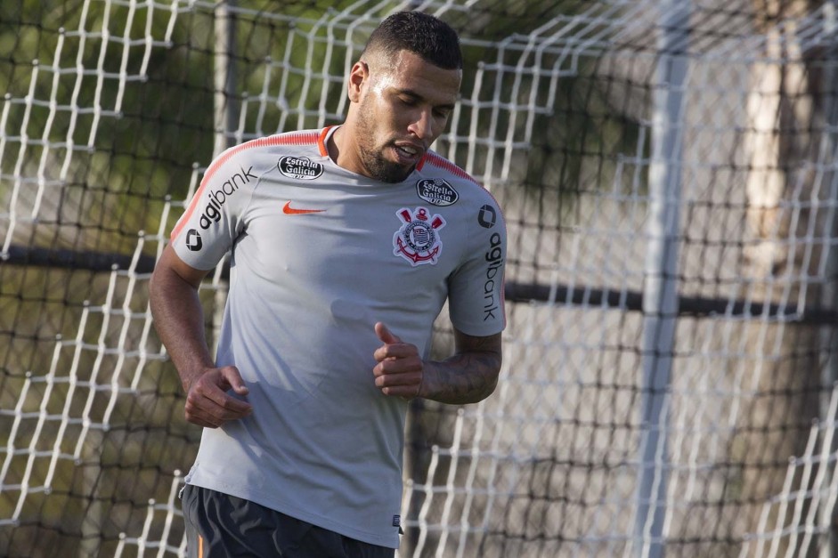 Jonathas tambm participou do jogo-treino contra o So Caetano , no CT Joaquim Grava