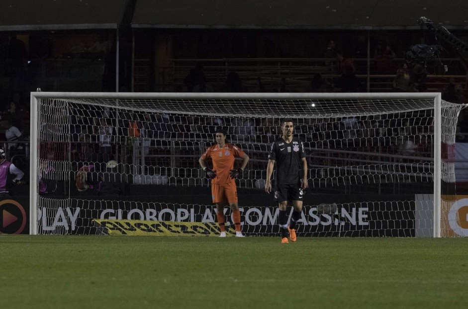 Cássio não foi bem na partida contra o São Paulo, no Morumbi