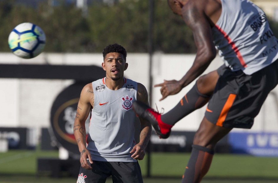 Jogadores durante o ltimo treino antes do jogo contra o So Paulo, no Morumbi