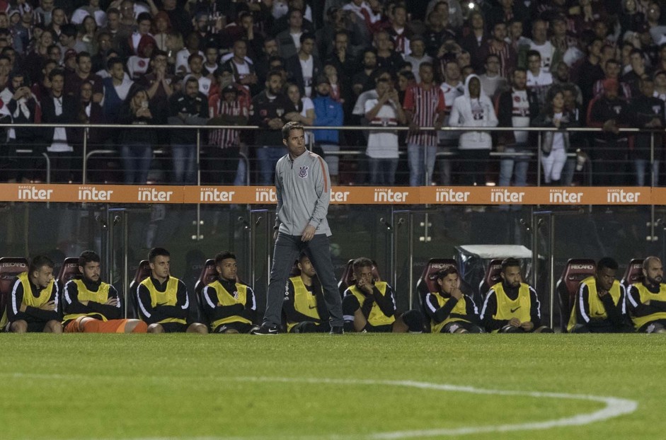Osmar Loss comandou o Corinthians na derrota para o São Paulo, no Morumbi
