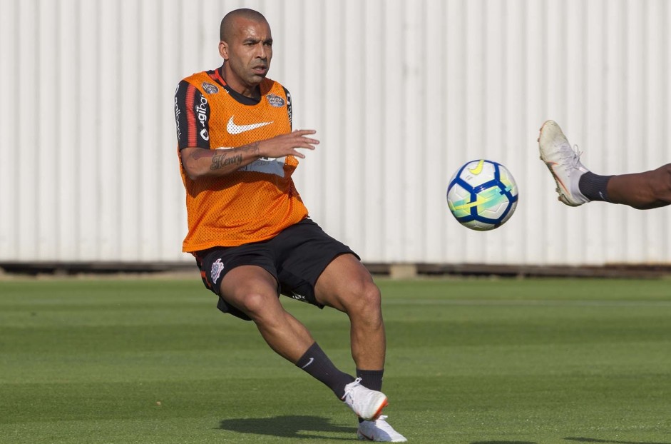 O atacante Emerson Sheik no treino de hoje no CT Joaquim Grava