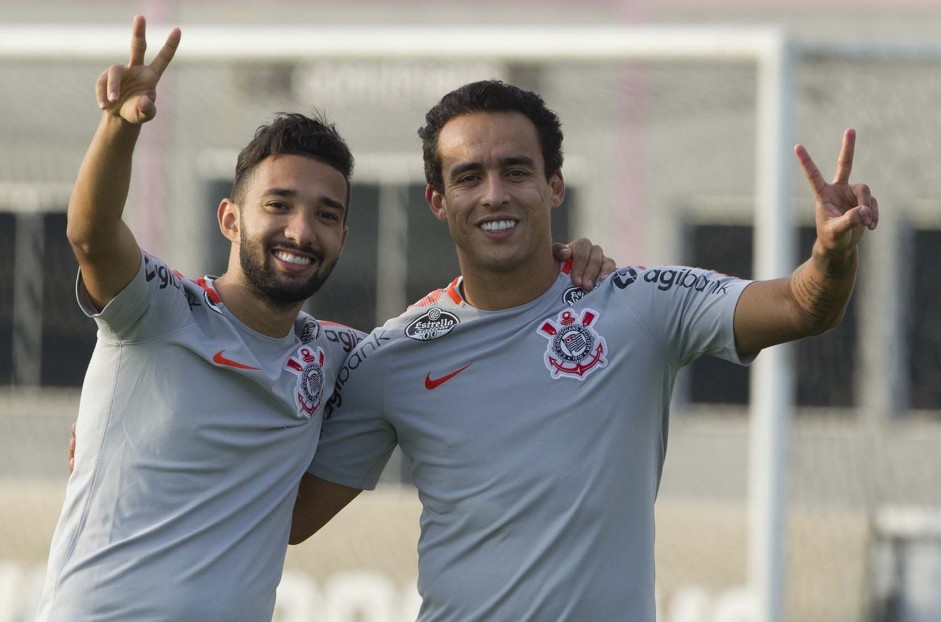 Clayson e Jadson em treinamento para o duelo contra o Cruzeiro