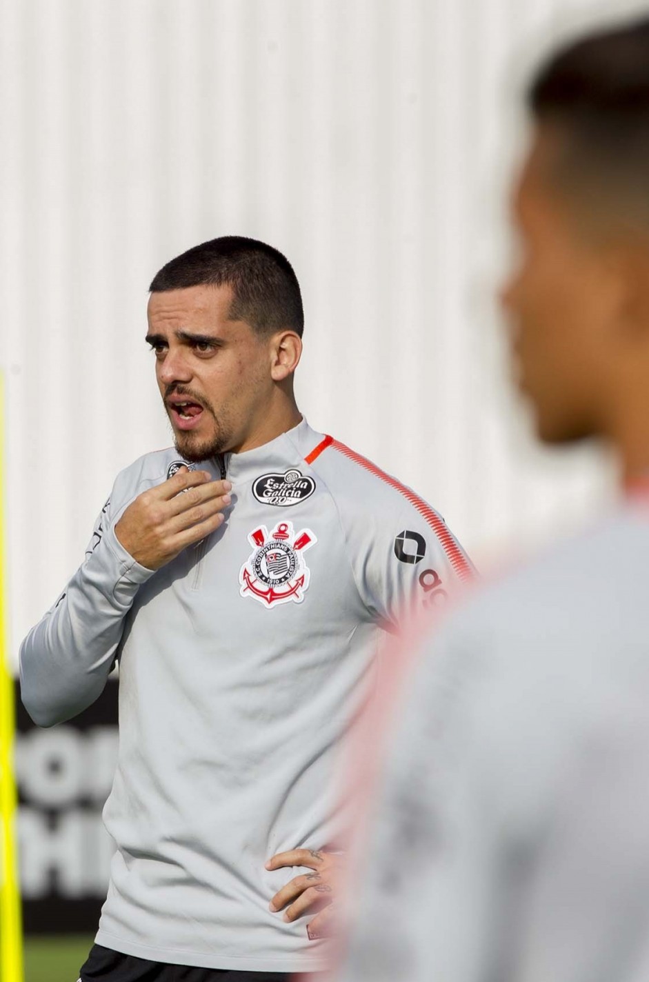 Fagner no treinamento desta terça-feira; Time se foca no Cruzeiro, próximo adversário