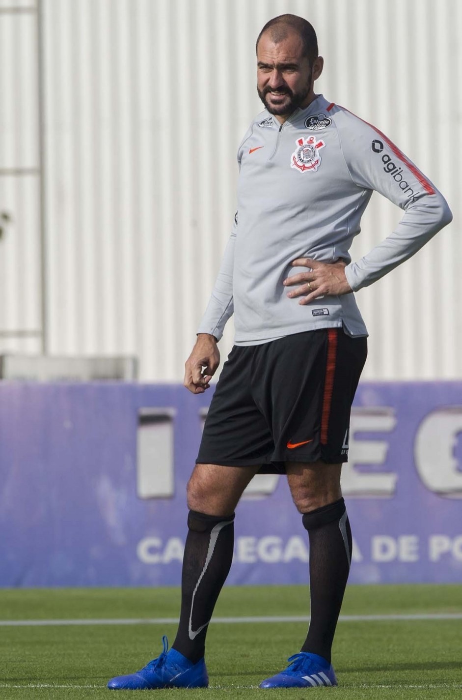 O meia Danilo no treinamento desta terça-feira; Foco é o Cruzeiro