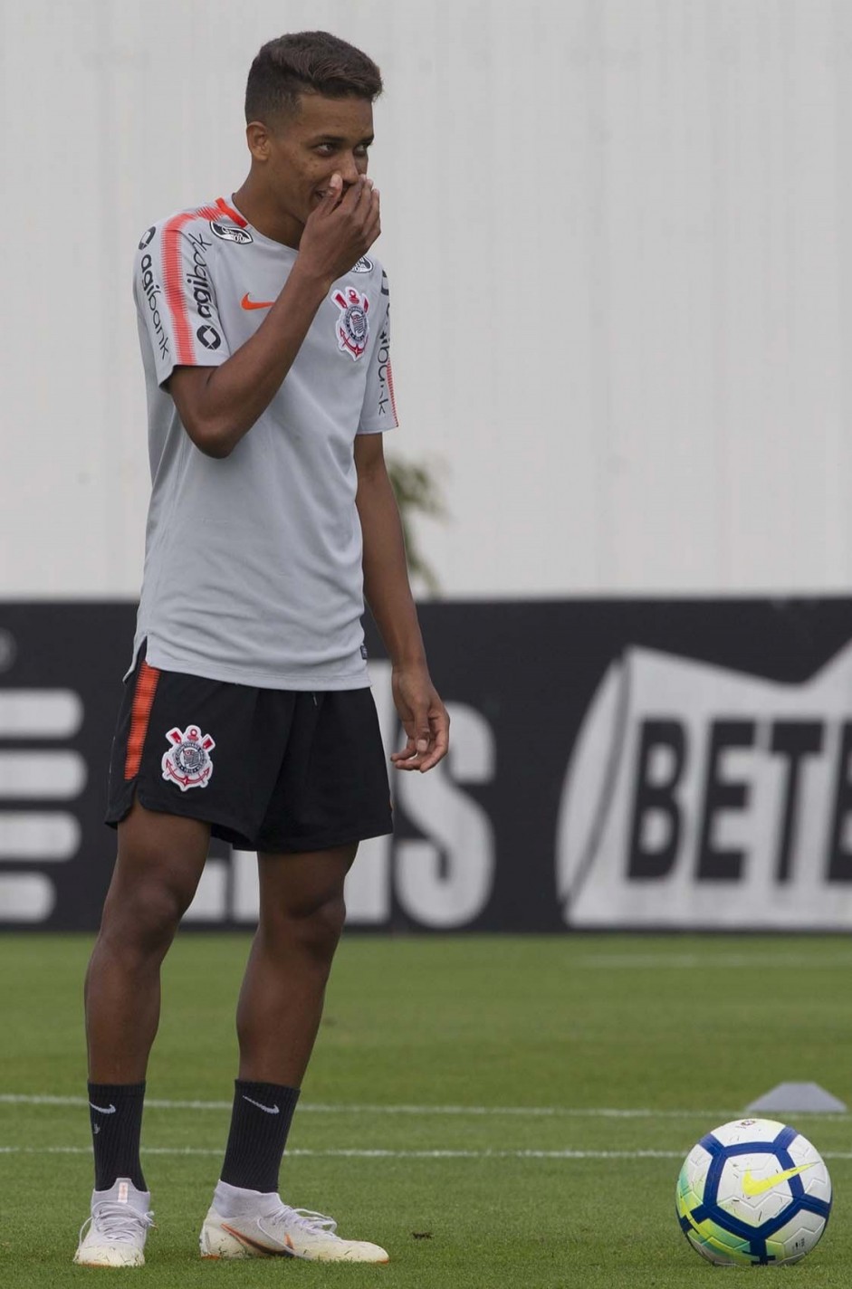 Pedrinho se prepara para encarar o Cruzeiro, pelo Brasileirão