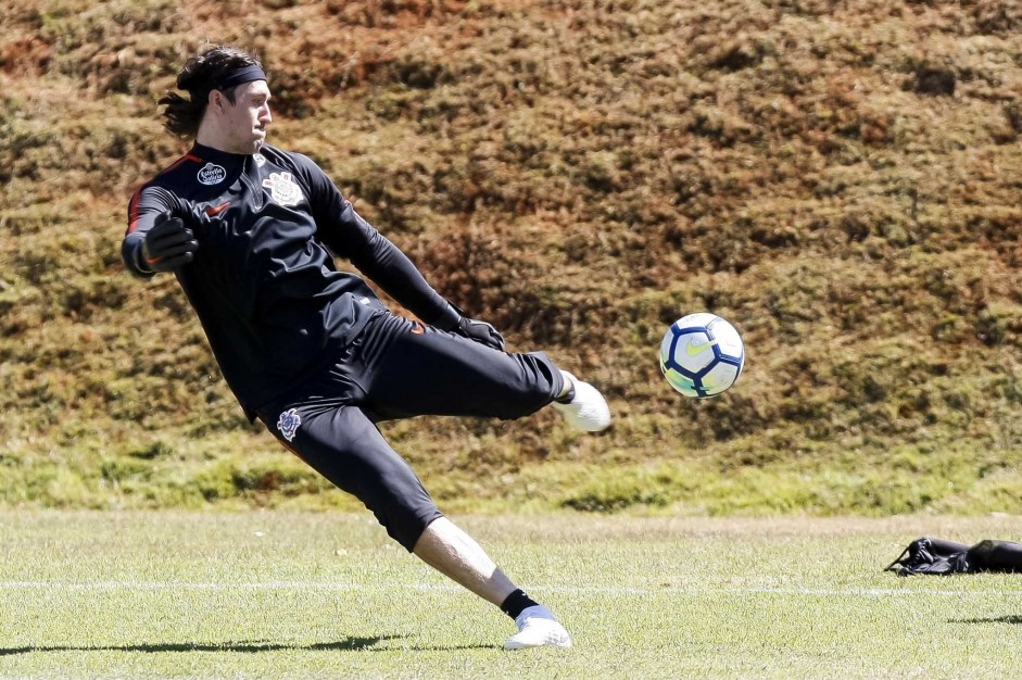 Cássio durante o treinamento desta manhã no CT do Brasiliense