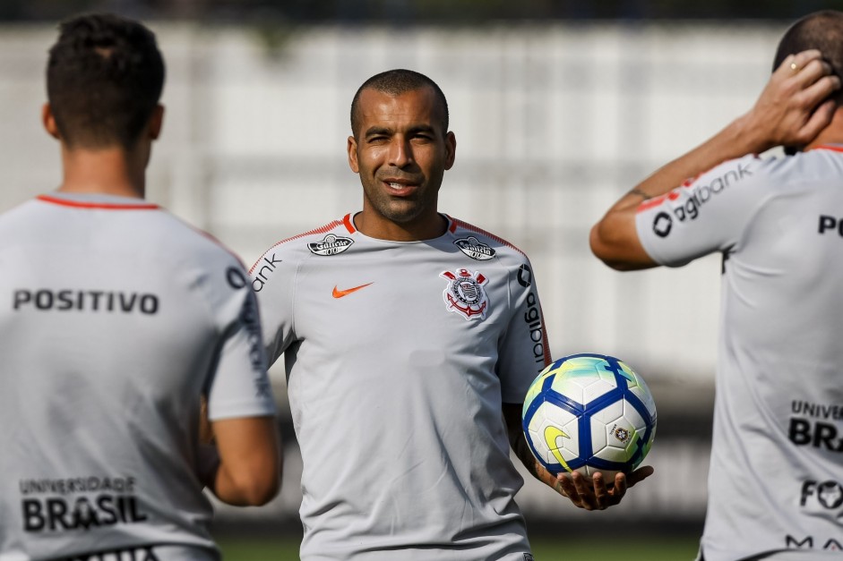 Emerson Sheik durante o treino derradeiro do elenco em São Paulo