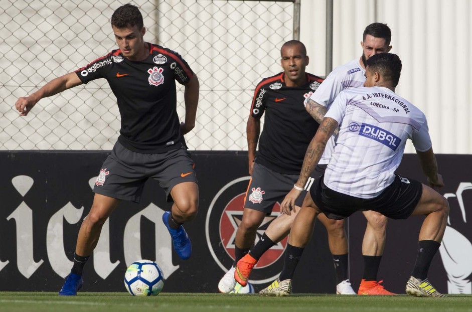 Jogadores no jogo-treino desta quinta