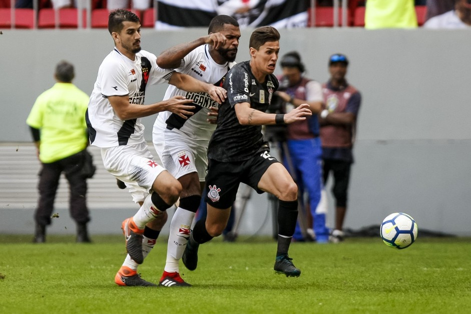O ex-vascaíno Mateus Vital durante jogo contra o time do Rio, pelo Campeonato Brasileiro