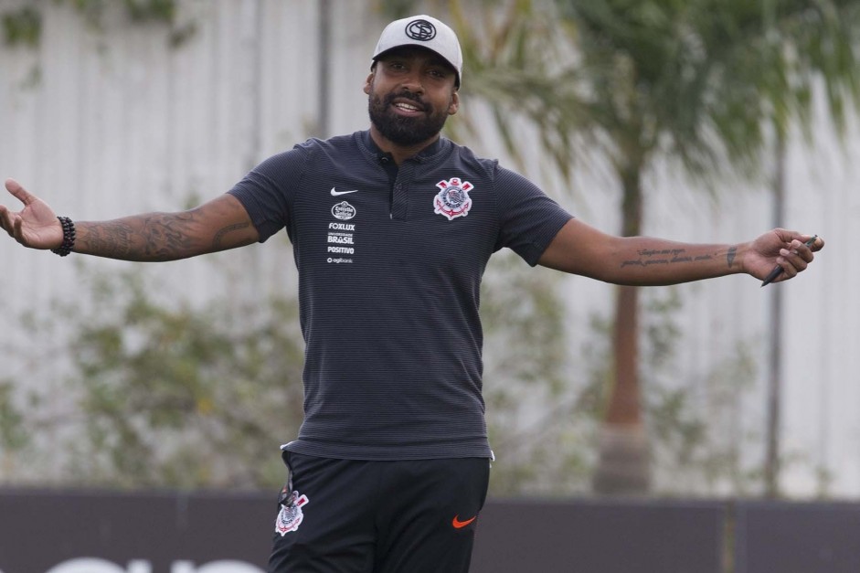 Dyego Coelho durante o treino de representação do elenco no CT Joaquim Grava