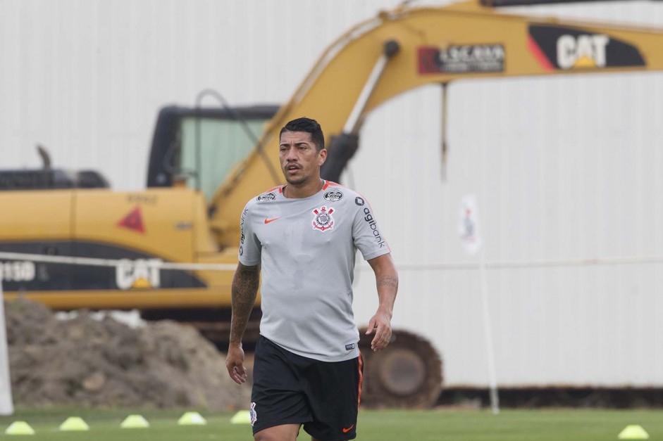 Ralf no treino de reapresentação desta segunda-feira, no CT Joaquim Grava