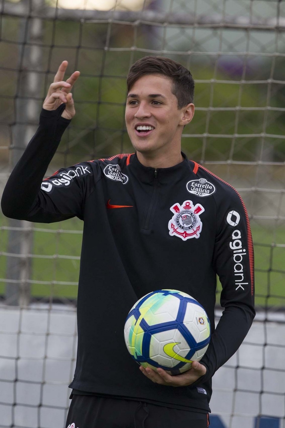 Mateus Vital durante o treino desta tera-feira no CT Joaquim Grava