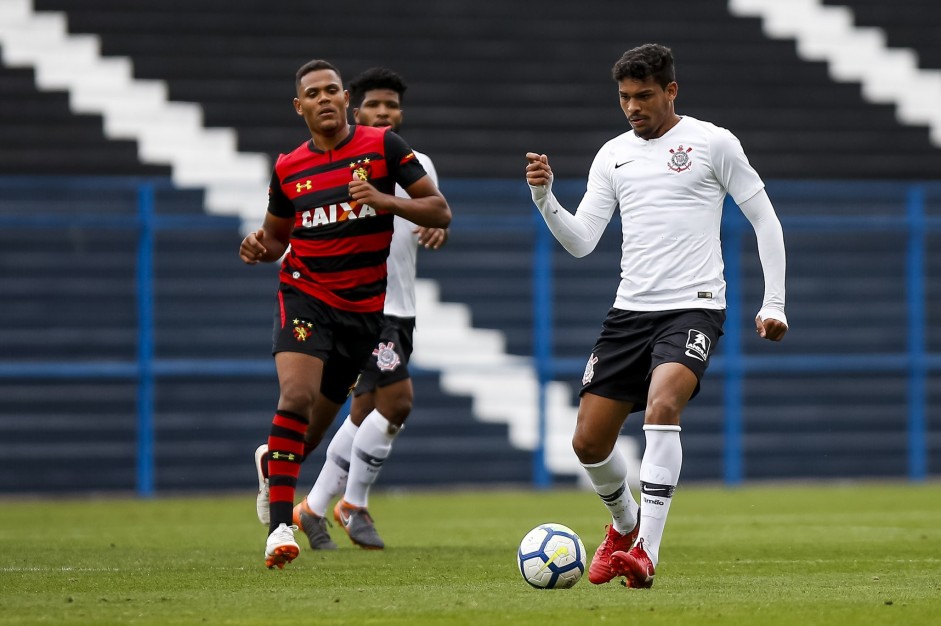 Ronald durante jogo contra o Sport, pelo Brasileiro sub-20