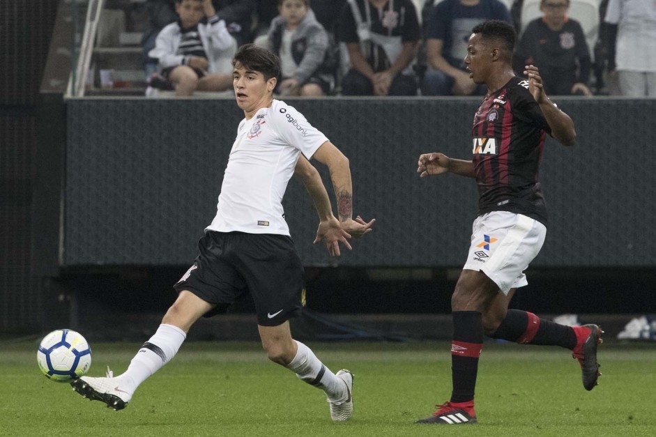 O jovem ngelo Araos fez sua segunda partida pelo Timo, contra o Atltico-PR, na Arena Corinthians