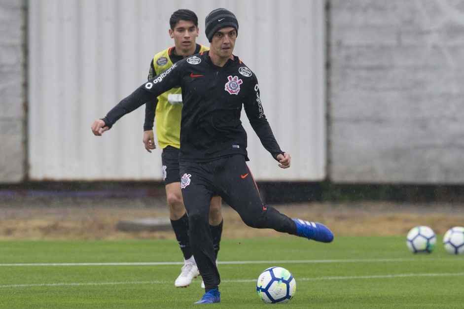 Rodrigo Figueiredo durante último treino antes de enfrentar o Atlético-PR, pelo Brasileirão