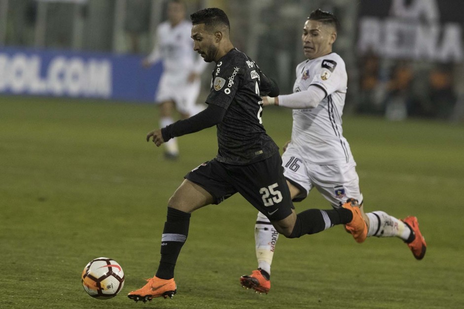 Clayson foi titular contra o Colo-Colo, no Chile, pela Libertadores 2018