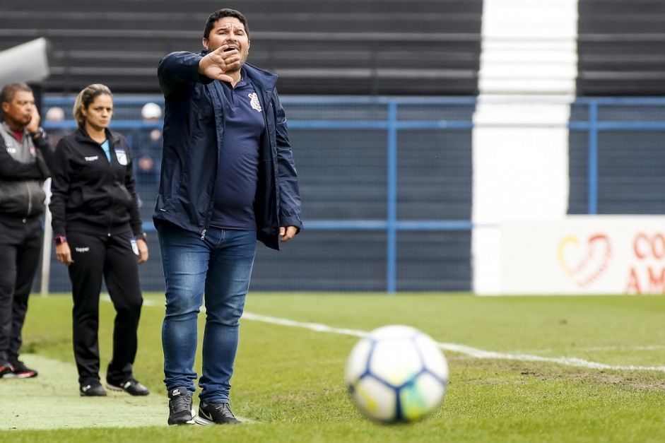 Técnico Eduardo Barroca comandou o empate contra o Vitória, pelo Brasileiro sub-20
