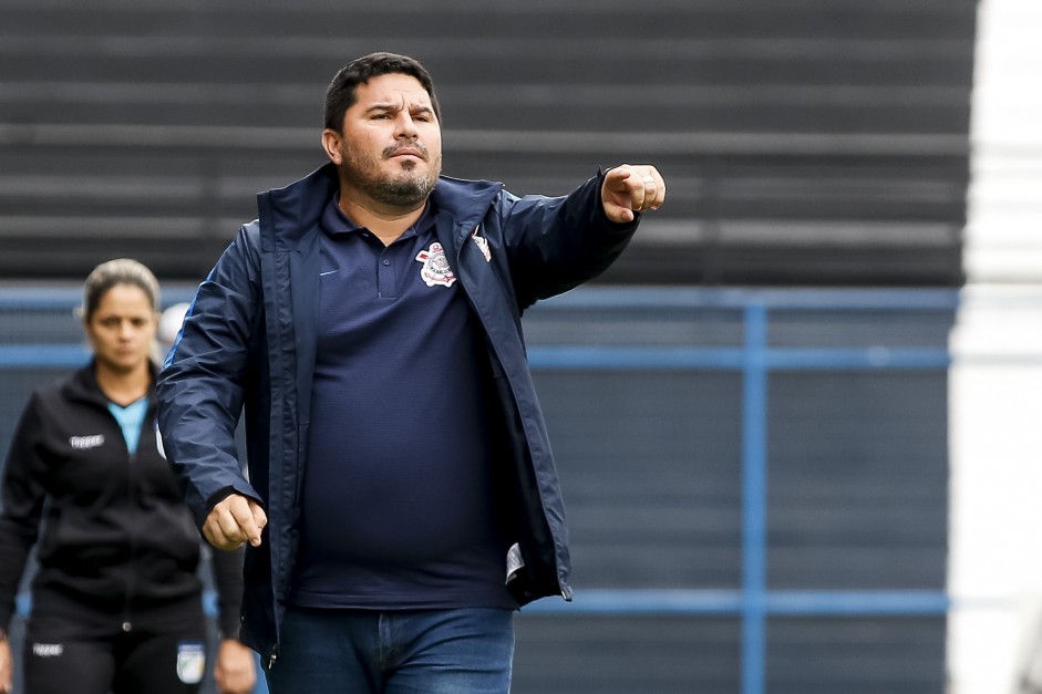 Eduardo Barroca comanda seu primeiro Drbi como tcnico do Corinthians Sub-20