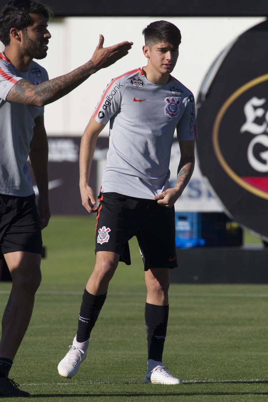 Ángelo Araos durante o treino da tarde de hoje no CT Joaquim Grava