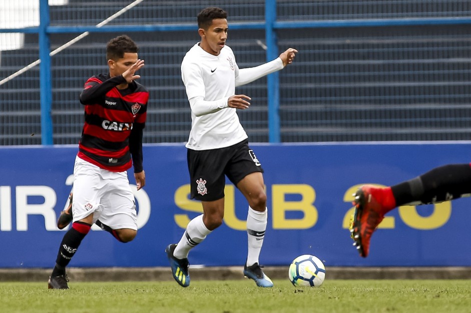 Fessin em jogo contra o Vitória, pelo Brasileiro sub-20