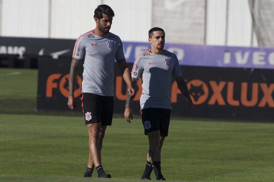 Vilson e Fagner no treinamento de hoje no CT Joaquim Grava