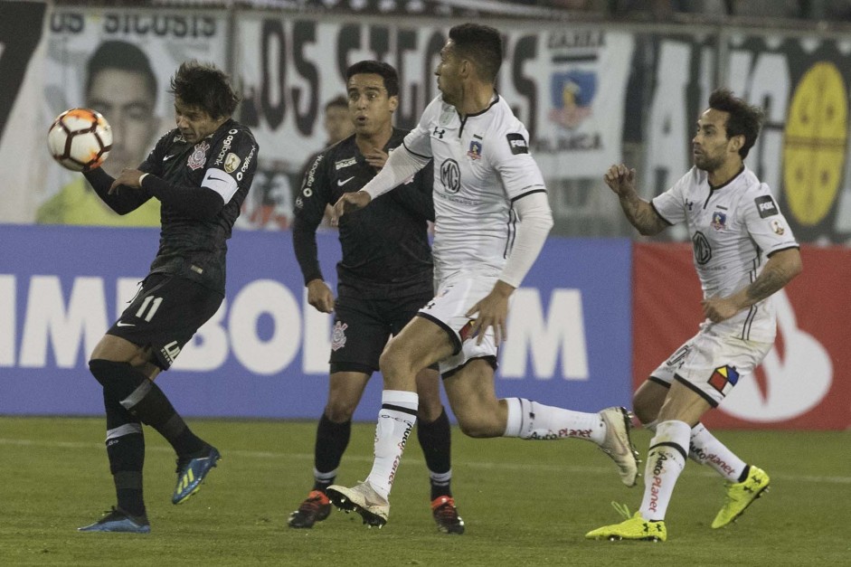 Corinthians e Colo-Colo voltam a se enfrentar nesta noite de quarta-feira