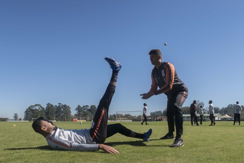 Jonathas durante treino em Chapecó para duelo pela Copa do Brasil, contra a Chapecoense