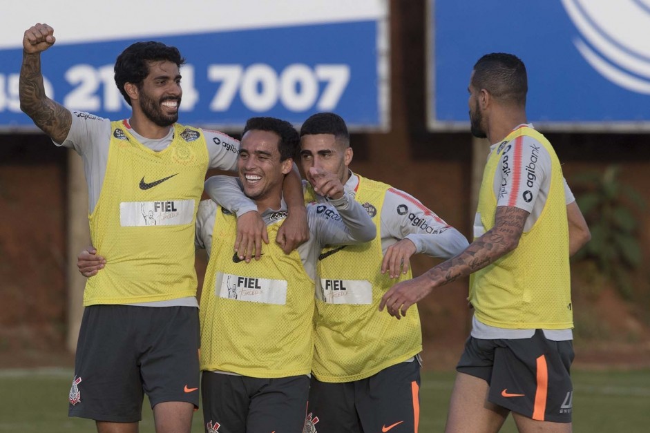 Jogadores durante o ltimo treino em Chapec