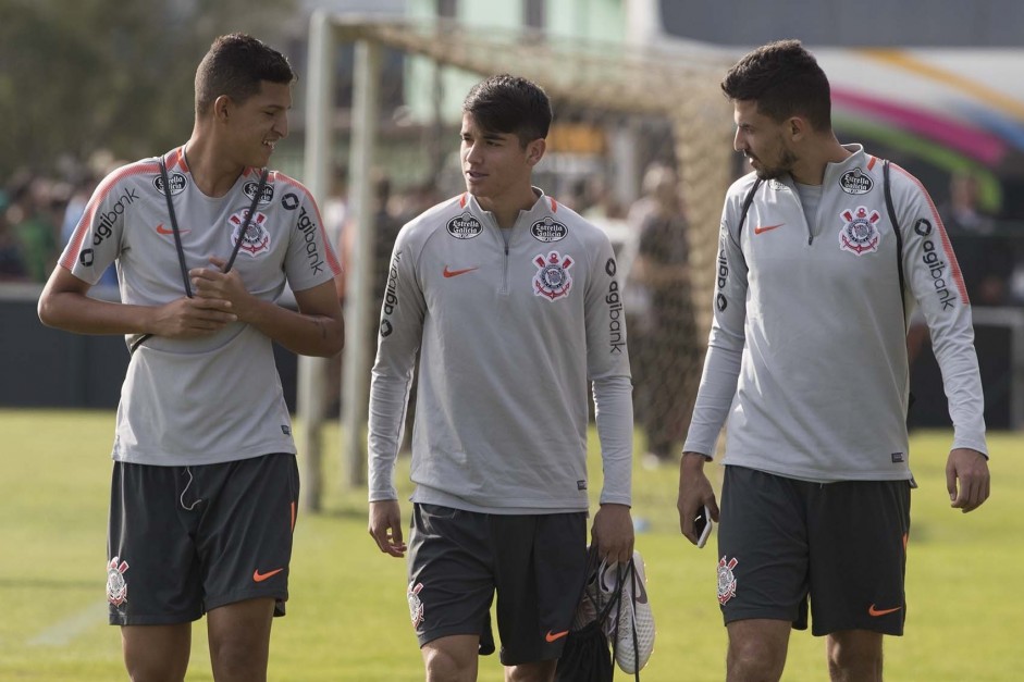 Matheus Matias, Ángelos Araos e Pedro Henrique no último treino em Chapecó