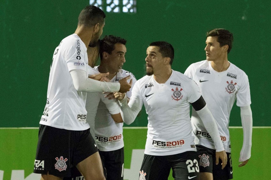 Espaço 'em branco' no uniforme corinthiano está com os dias contados Espaço 'em branco' no uniforme corinthiano está com os dias contados