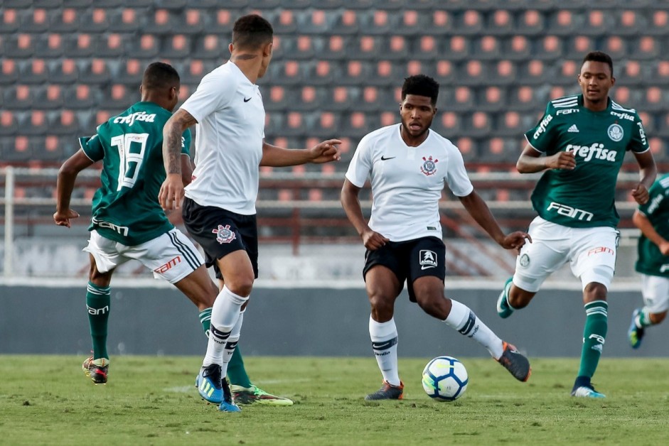 Jordan em jogada contra o Palmeiras, pelo Brasileiro Sub-20