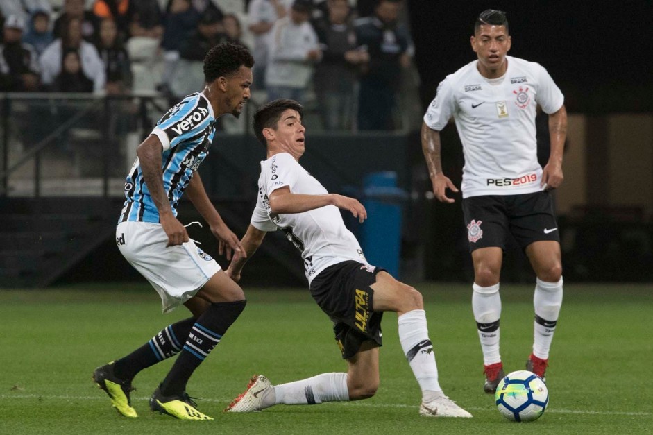 Fiel quer ver Ralf e Ángelo Araos como titulares do Corinthians