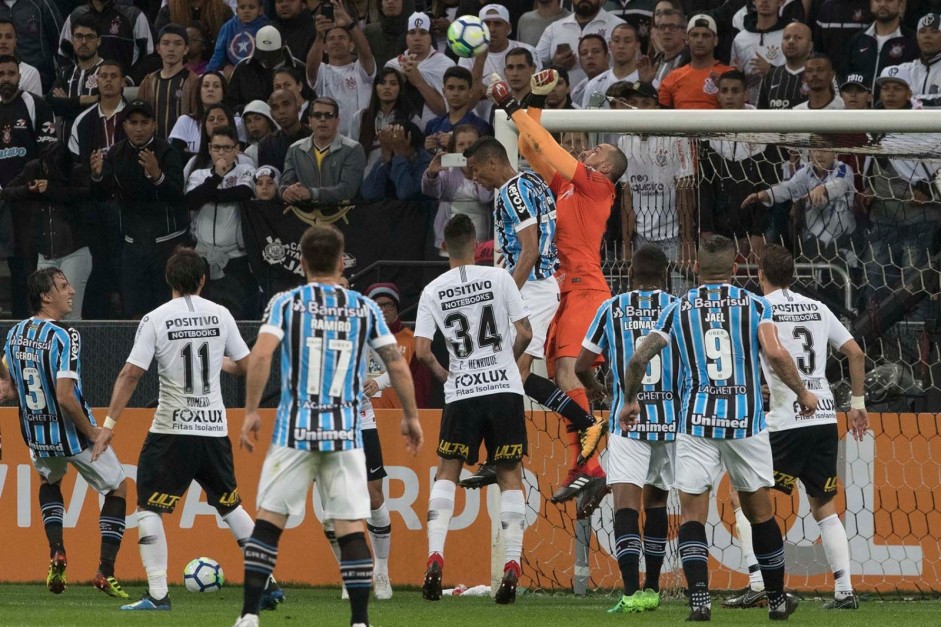 Walter teve atuação excelente contra o Grêmio, pelo Brasileirão