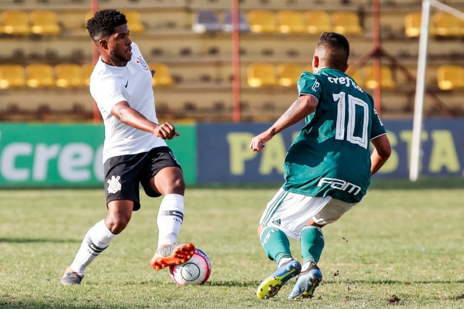 Nathan durante partida contra o Palmeiras, pelo Paulista Sub-20