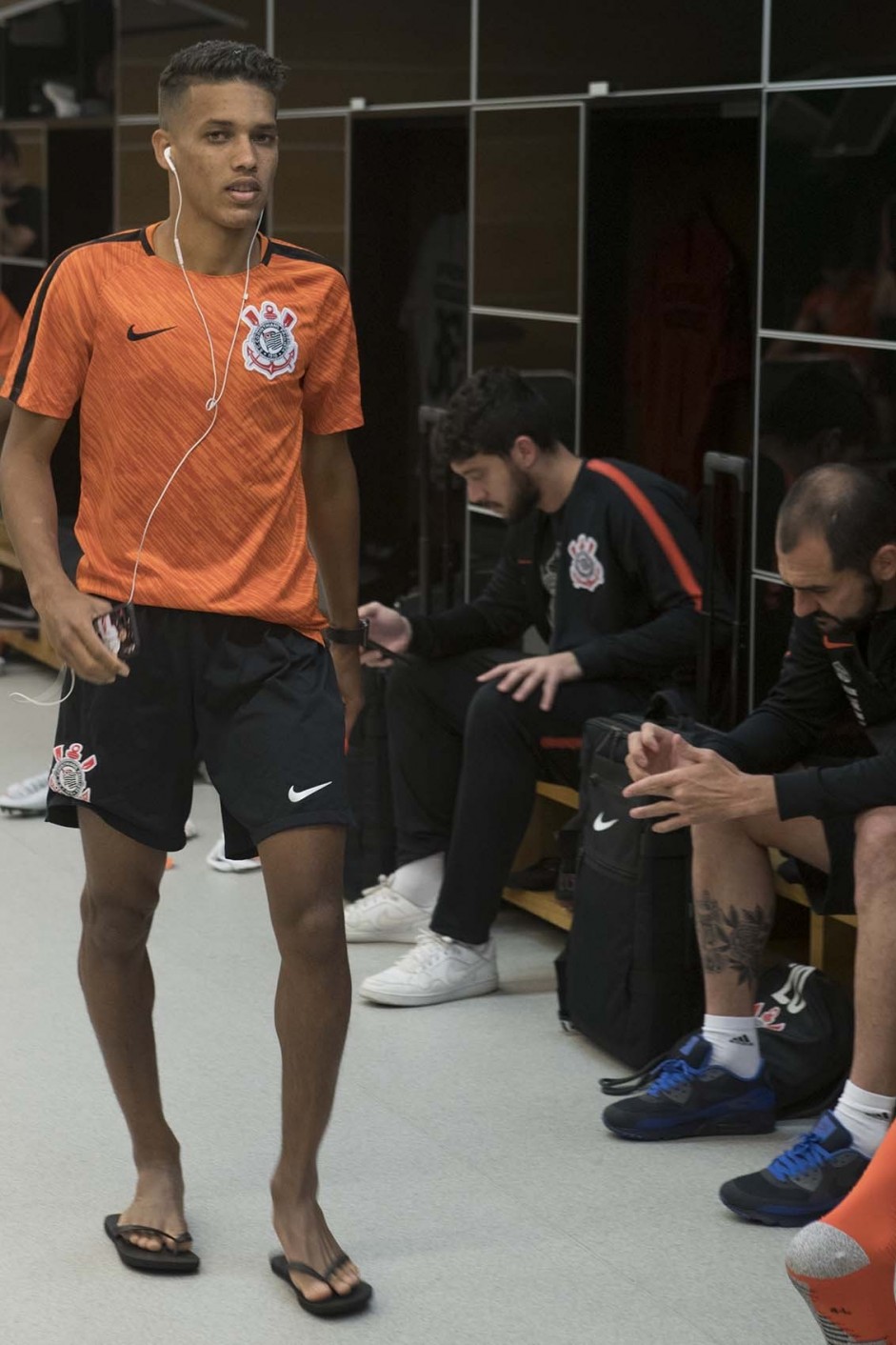 Pedrinho antes do jogo contra o Grêmio, na Arena Corinthians