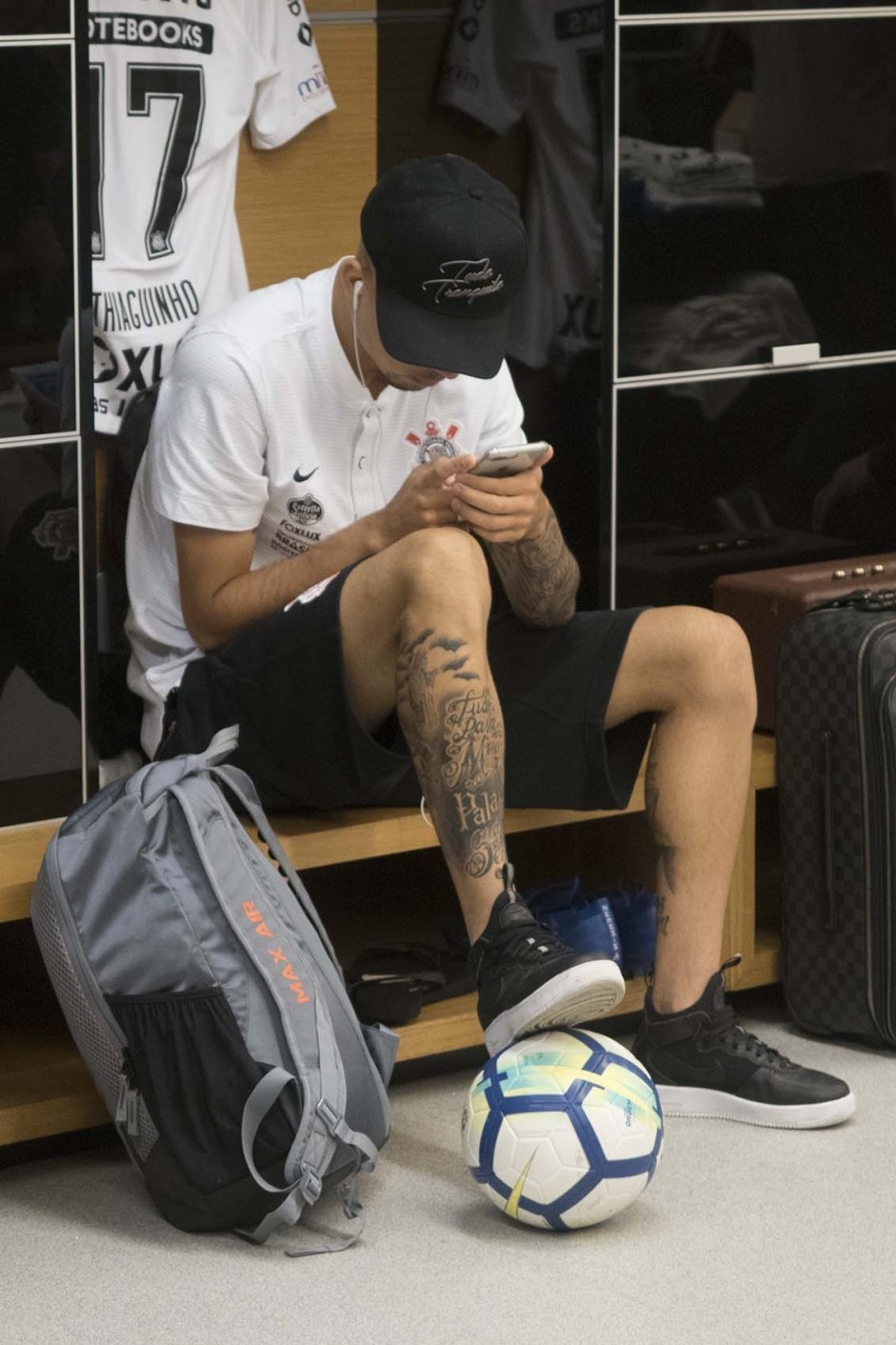 Thiaguinho antes da partida contra o Grêmio, pelo Brasileirão