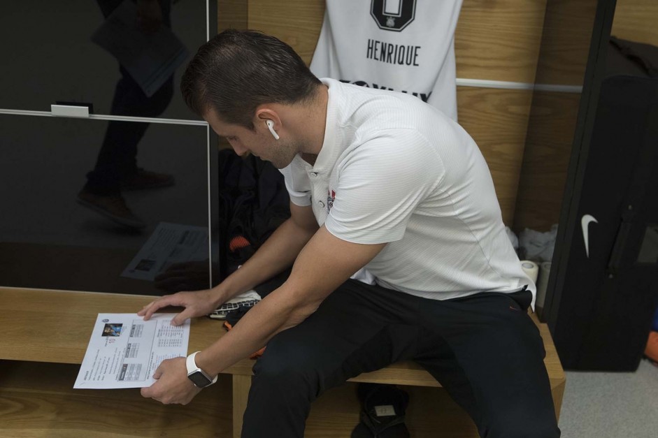 Zagueiro Henrique antes do jogo contra o Grêmio, na Arena Corinthians
